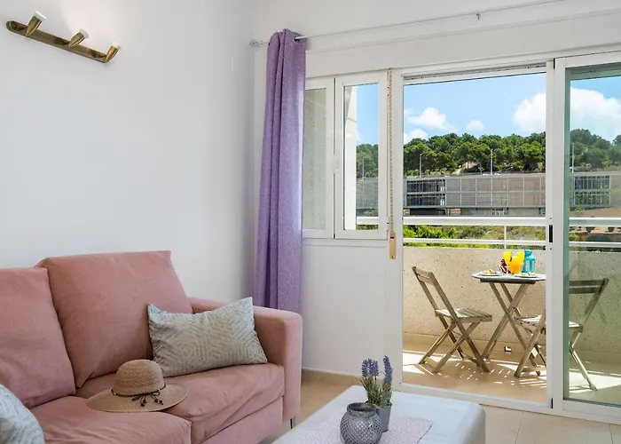 Happy - Plusholidays *