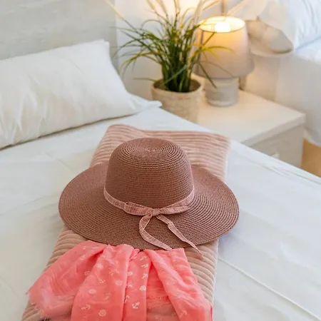 Happy - Plusholidays